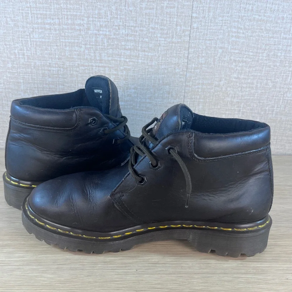 Dr. Martens fans dr details
